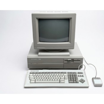 Commodore 900